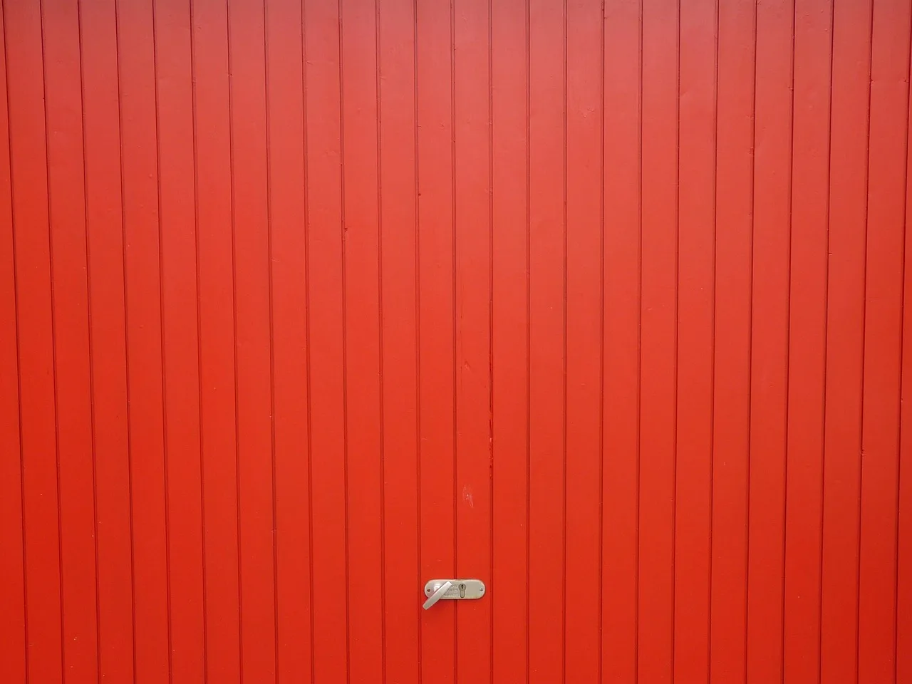gate, garage, garage door, red, to open, to dye, painted, garage, garage door, garage door, garage door, garage door, garage door. Choosing garage door hardware, springs and seals in coastal, prairie and cold Atlantic Canada