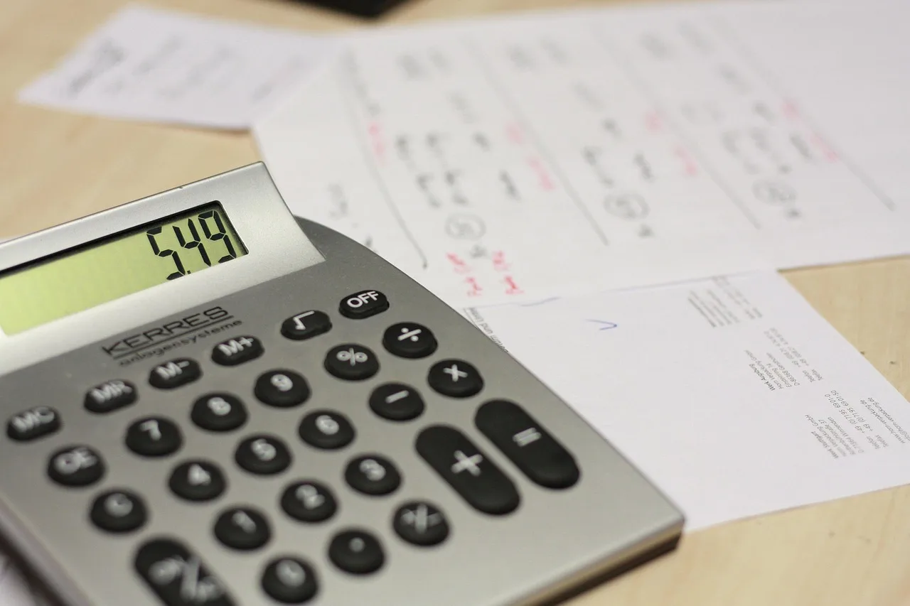 calculator, table, invoice, work, pay, calculator, calculator, calculator, calculator, invoice, invoice, invoice, invoice, invoice. How Quebec language and consumer rules shape garage door quotes and invoices